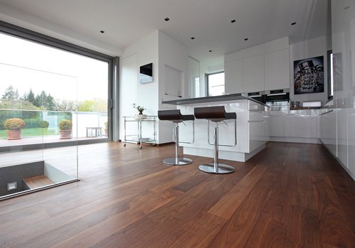 Parkett, Giga XXL Nussbaum